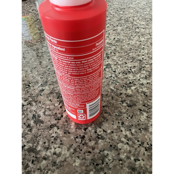 NEW ~ Neutrogena Stubborn Texture Acne Daily Cleanser 4% Glycolic, 6.3 fl oz - Picture 6 of 9